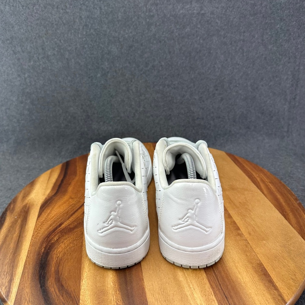 Jordan Illusion Low Mens White Wolf Grey Leather Sneakers 705146-100 Size 9 - Picture 7 of 11